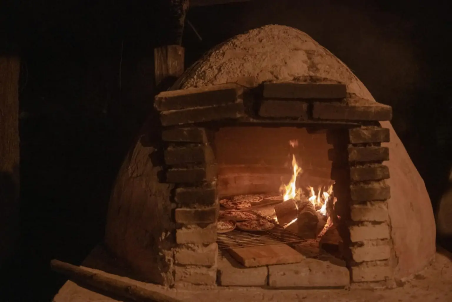 Horno de barro encendido